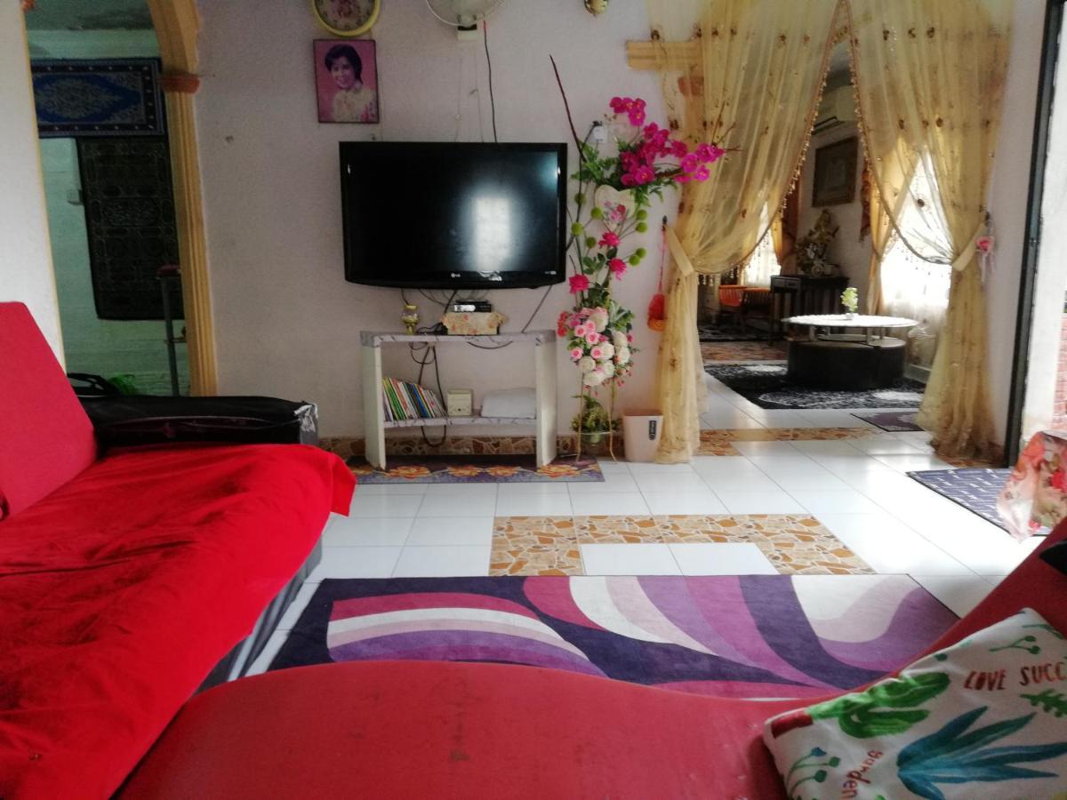 Love Homestay Ct Kangar Exterior photo