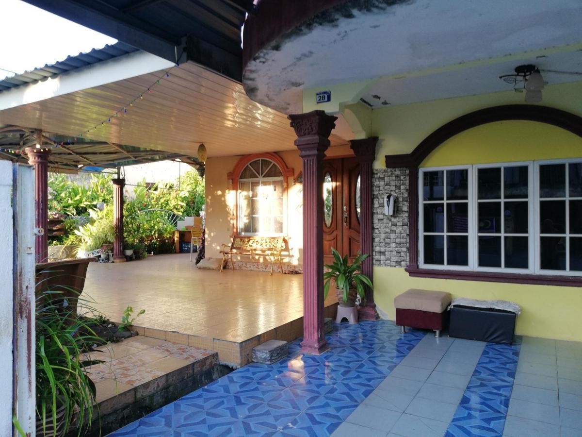 Love Homestay Ct Kangar Exterior photo