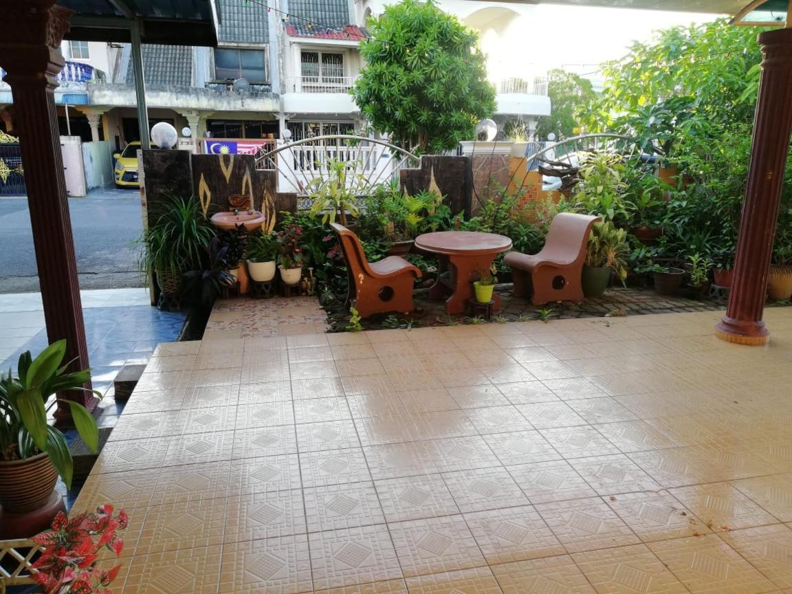 Love Homestay Ct Kangar Exterior photo